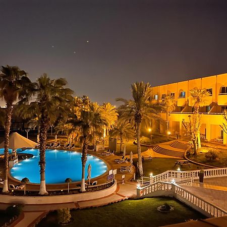Metropolitan Al Mafraq Hotel Abu Dhabi Eksteriør billede