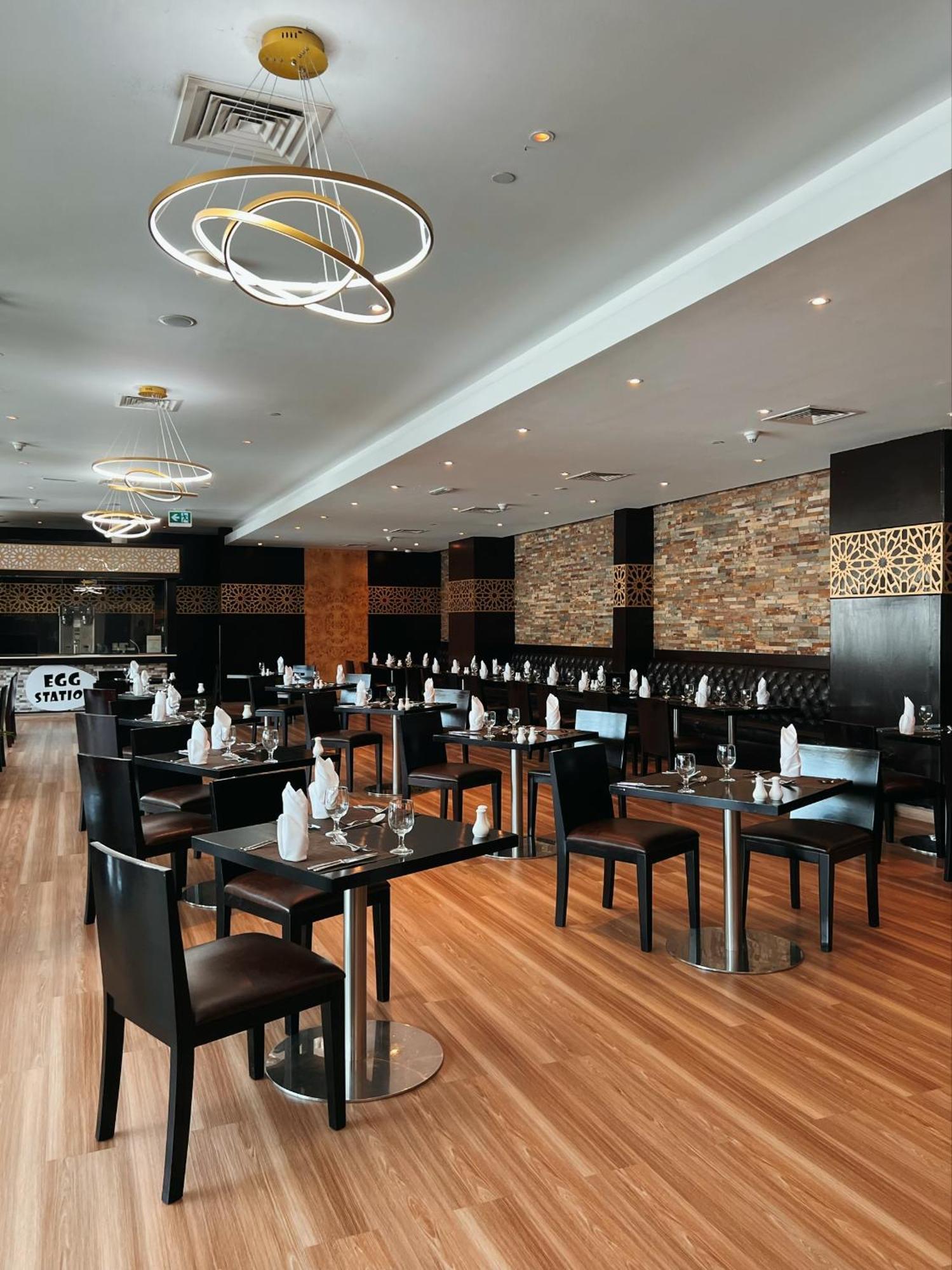 Metropolitan Al Mafraq Hotel Abu Dhabi Eksteriør billede