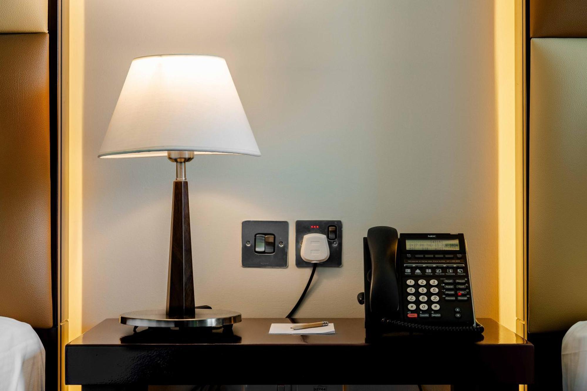Metropolitan Al Mafraq Hotel Abu Dhabi Eksteriør billede