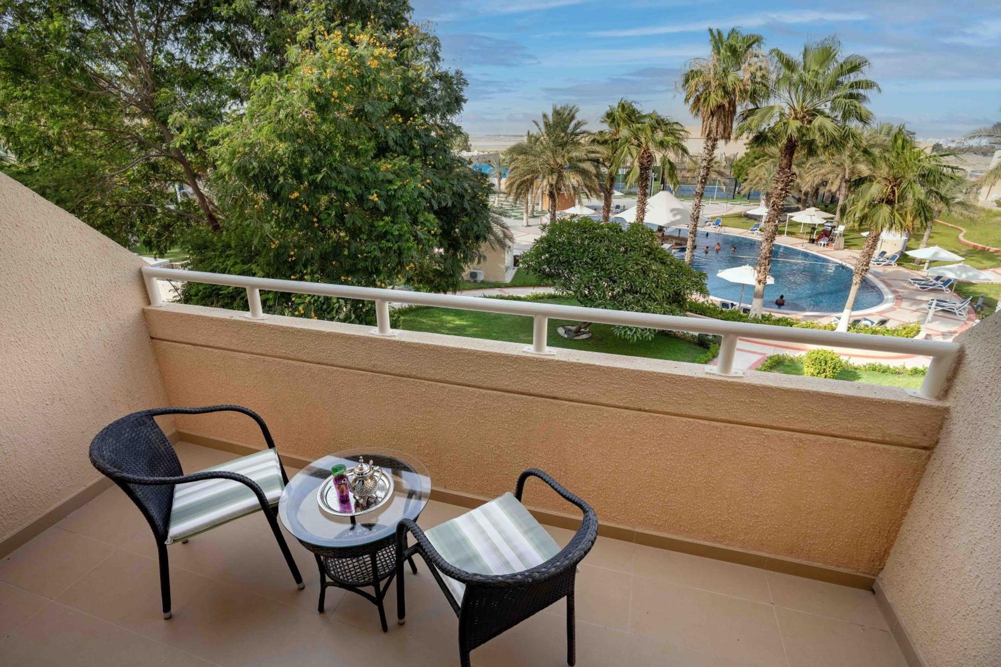 Metropolitan Al Mafraq Hotel Abu Dhabi Eksteriør billede