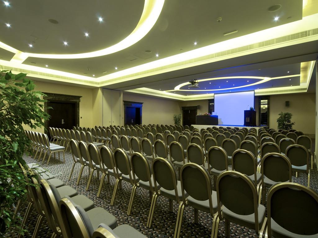 Metropolitan Al Mafraq Hotel Abu Dhabi Eksteriør billede